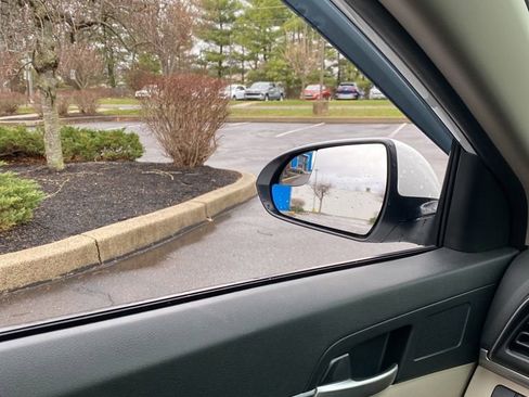 Used 2020 Hyundai Elantra SE w/ Cargo Package (C1) image 29