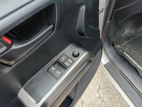 Used 2017 Toyota Tacoma SR5 image 14