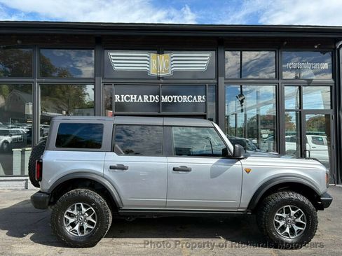 Used 2024 Ford Bronco Badlands image 2