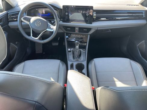 Used 2025 Volkswagen Jetta SE image 41