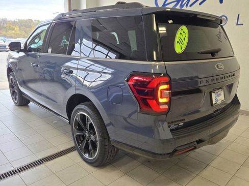 Used 2023 Ford Expedition Limited image 13