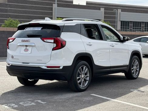 Used 2024 GMC Terrain SLT AWD/4WD image 6