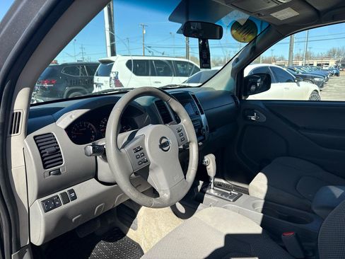 Used 2018 Nissan Frontier SV image 8