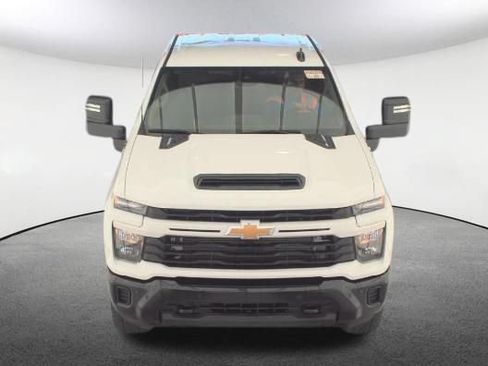 Used 2025 Chevrolet Silverado 2500 Custom w/ Custom Value Package AWD/4WD image 2