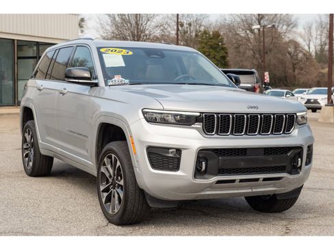 Used 2023 Jeep Grand Cherokee Overland image 35