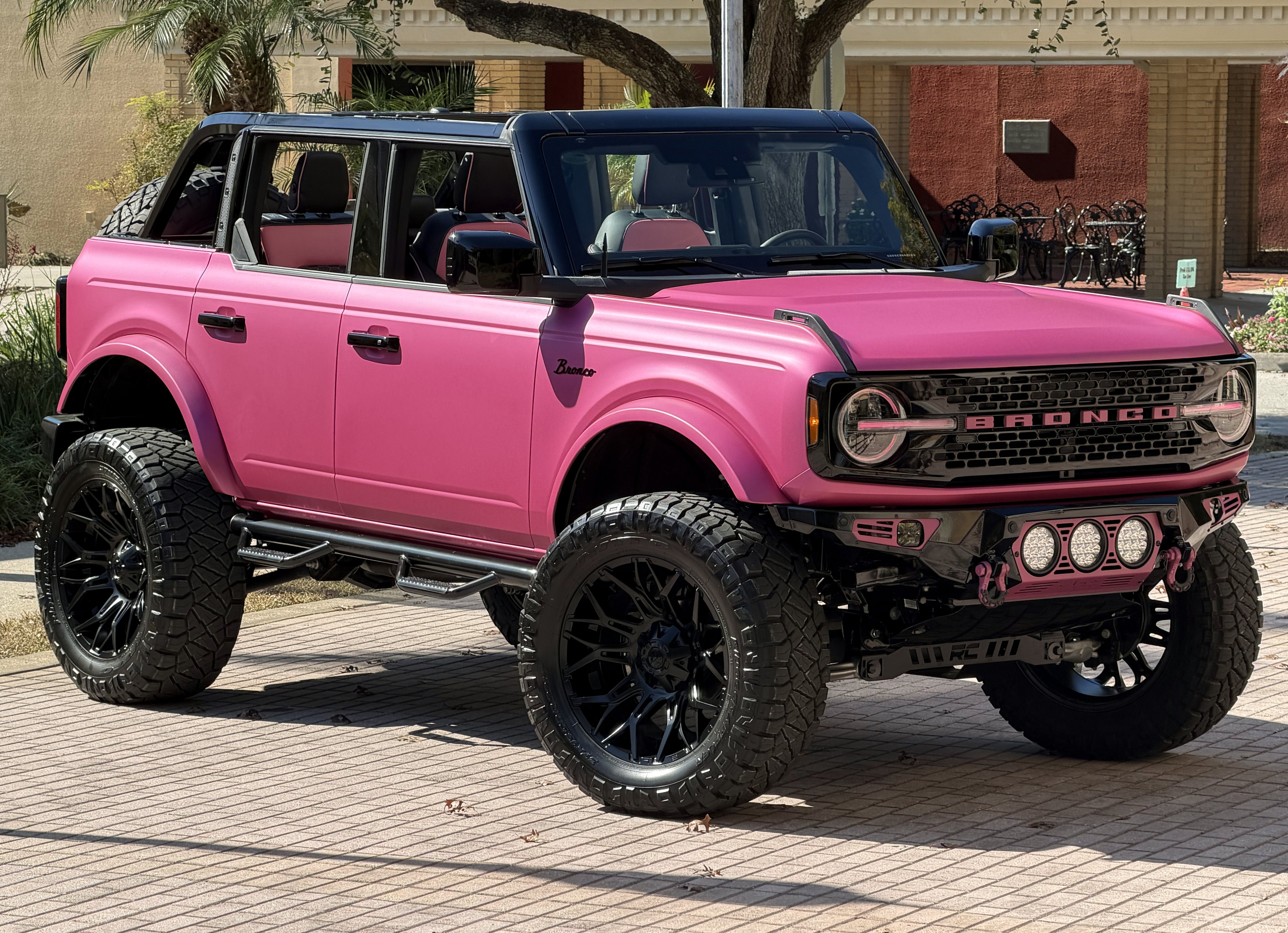Used 2025 Ford Bronco Outer Banks AWD/4WD image 7