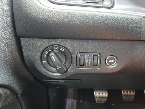 Used 2016 Dodge Challenger R/T w/ Blacktop Package RWD image 27