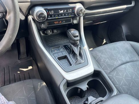 Used 2020 Toyota RAV4 XLE FWD image 26