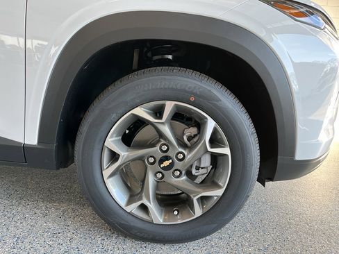 New 2026 Chevrolet Trax LT FWD image 30