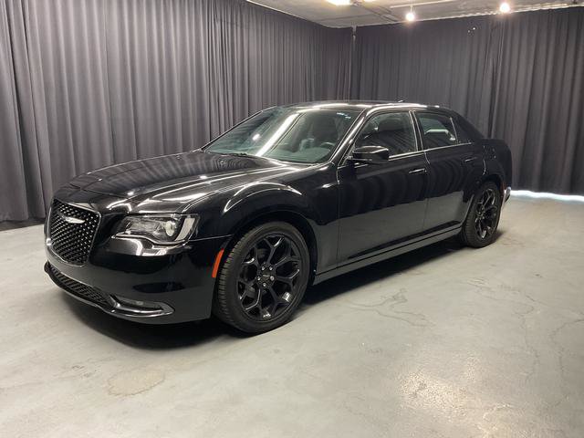 Used 2019 Chrysler 300 S RWD image 3