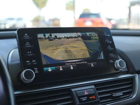 Used 2018 Honda Accord Touring image 23