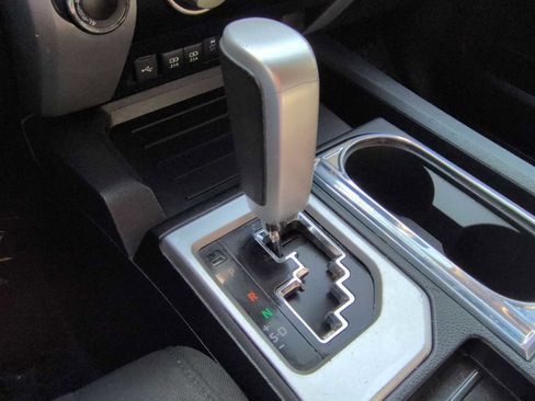 Used 2020 Toyota Tundra SR5 w/ SR5 Upgrade Package image 32