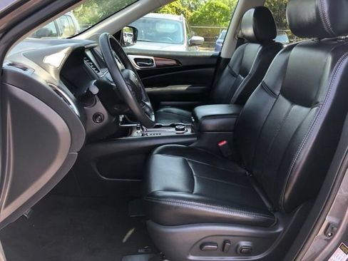 Used 2020 Nissan Pathfinder Platinum AWD/4WD image 6