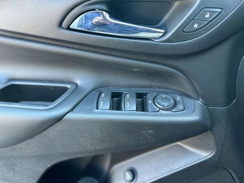 Used 2019 Chevrolet Equinox LT w/ Driver Convenience Package FWD image 14