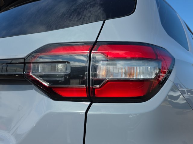 Certified 2024 Honda Pilot Touring image 11