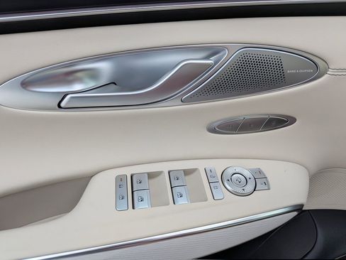 New 2026 Genesis GV70 2.5T Advanced image 11