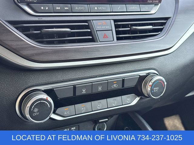 Used 2024 Nissan Altima 2.5 SV FWD image 17