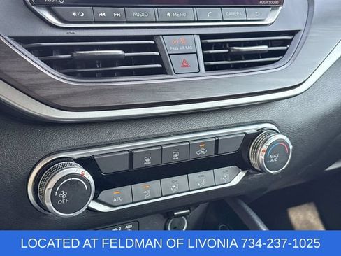 Used 2024 Nissan Altima 2.5 SV FWD image 17