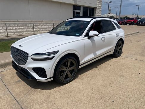 Used 2023 Genesis GV70 2.5T w/ Sport Prestige Package AWD/4WD image 2