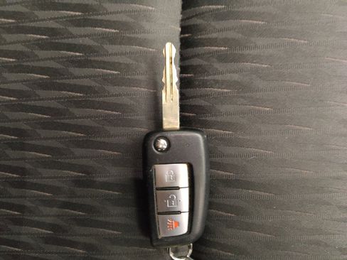 Used 2020 Nissan Rogue S FWD image 32