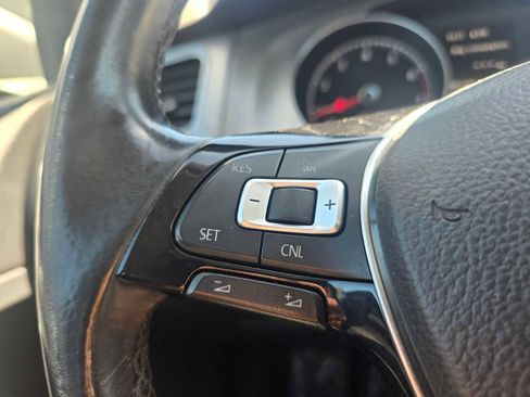 Used 2015 Volkswagen Golf S FWD image 27
