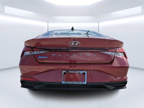 Used 2022 Hyundai Elantra SE image 4