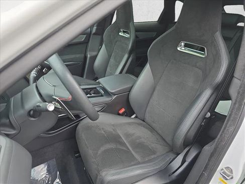 Certified 2024 Jaguar F-PACE SVR image 15