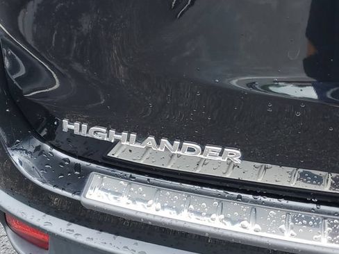 Used 2018 Toyota Highlander XLE w/ Protection Package #3 AWD/4WD image 7