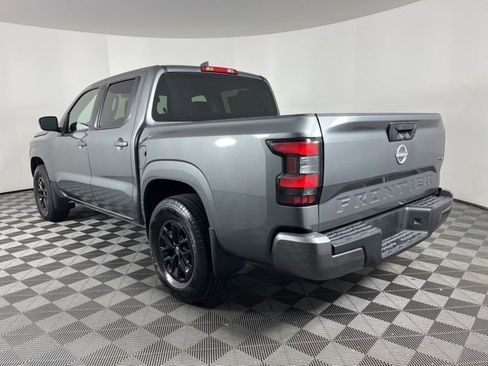 Used 2024 Nissan Frontier SV image 5