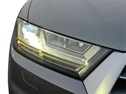 Used 2017 Audi Q7 3.0T Premium Plus w/ Premium Plus Package image 10