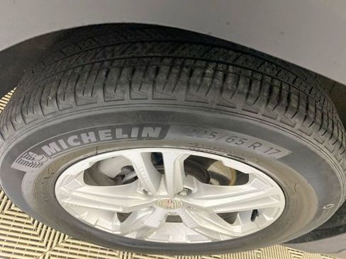 Used 2021 GMC Terrain SLE w/ Driver Convenience Package image 23