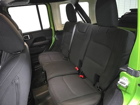 Used 2020 Jeep Wrangler Unlimited Sahara w/ Uconnect 4C Nav & Sound Group AWD/4WD image 32