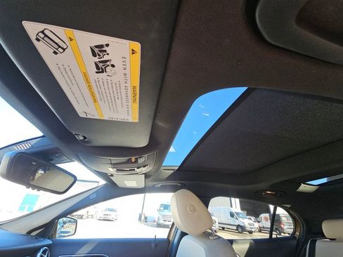 Used 2018 Mercedes-Benz GLA 250 4MATIC w/ Premium Package image 11