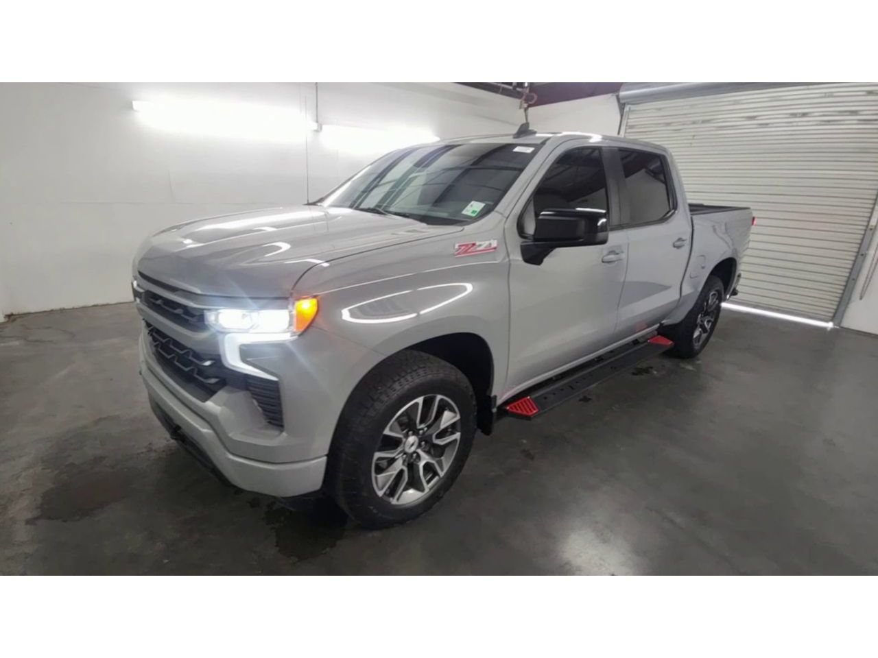 Used 2024 Chevrolet Silverado 1500 RST w/ Z71 Off-Road Package AWD/4WD image 4