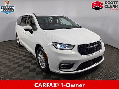 Used 2023 Chrysler Pacifica Touring-L