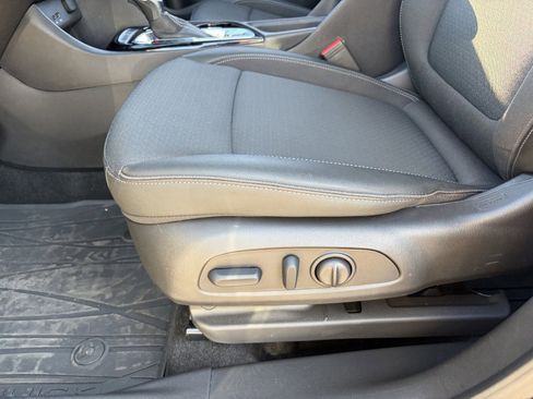 Certified 2025 Buick Encore GX Preferred w/ Comfort Package FWD image 22