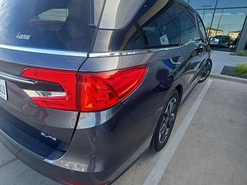 Used 2023 Honda Odyssey Elite image 2