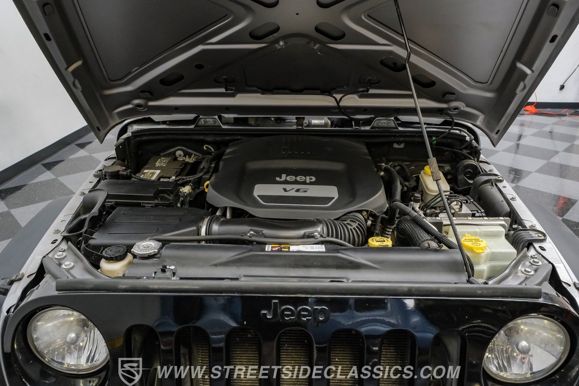 Used 2014 Jeep Wrangler Sport AWD/4WD image 3