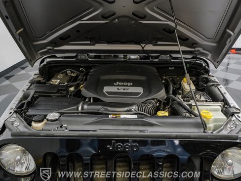 Used 2014 Jeep Wrangler Sport AWD/4WD image 3