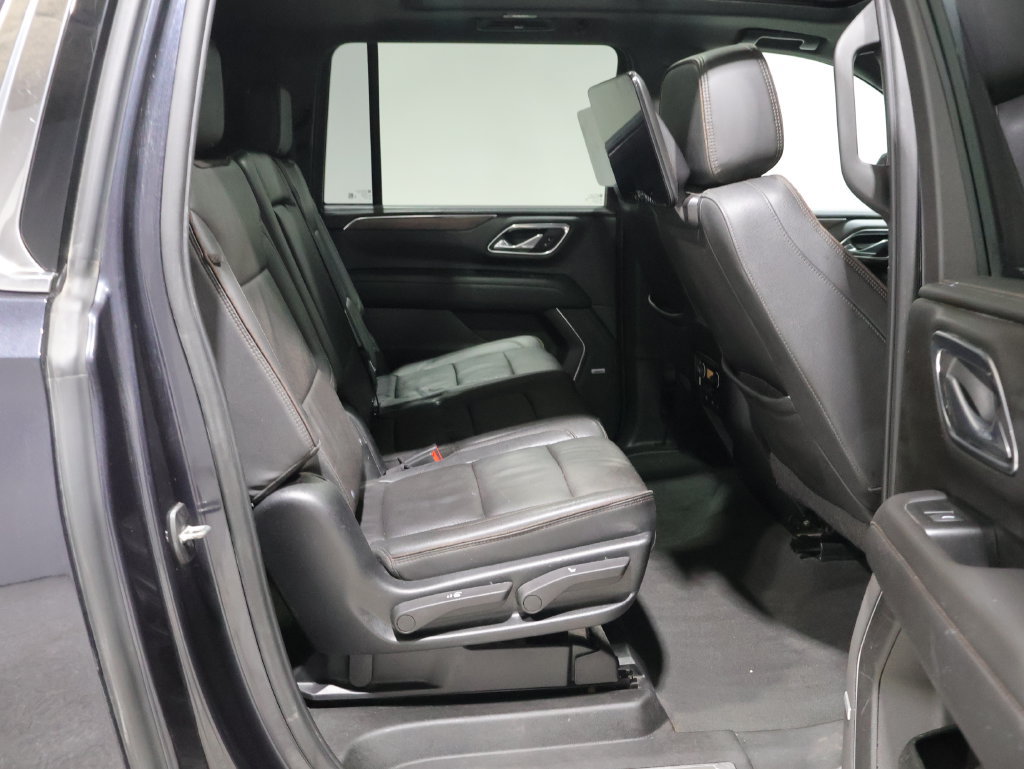 Used 2023 Chevrolet Suburban High Country w/ Advanced Technology Package AWD/4WD image 19