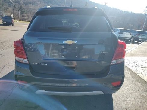 Used 2022 Chevrolet Trax LT w/ LT Convenience Package image 5