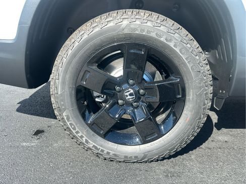 New 2026 Honda Ridgeline Black Edition image 9