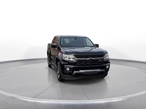 Used 2021 Chevrolet Colorado Z71 AWD/4WD image 3