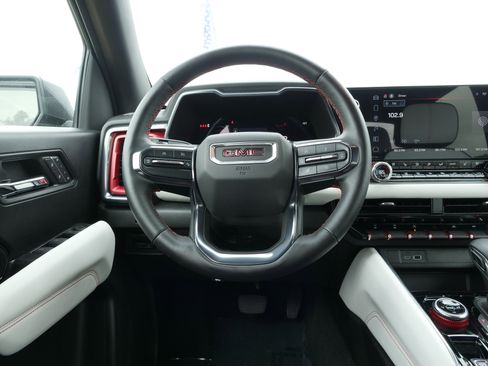 Used 2024 GMC Canyon AT4X image 19