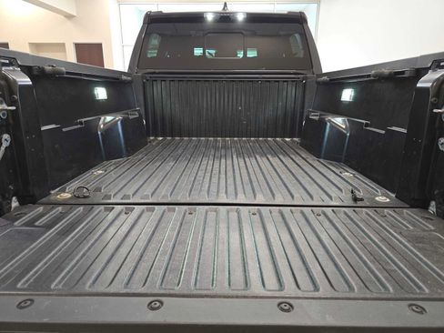 Certified 2025 Toyota Tacoma SR5 w/ SR5 Upgrade Package AWD/4WD image 29