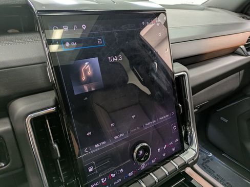 Used 2026 GMC Yukon XL Denali w/ Sun & Power Step Package AWD/4WD image 12