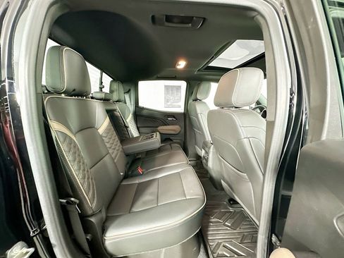 Used 2023 GMC Canyon Denali image 30