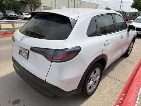 Used 2025 Honda HR-V LX image 5