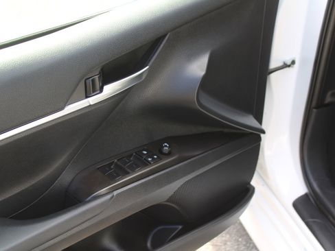 Used 2023 Toyota Camry LE image 18