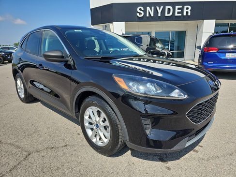 Used 2022 Ford Escape SE FWD image 3